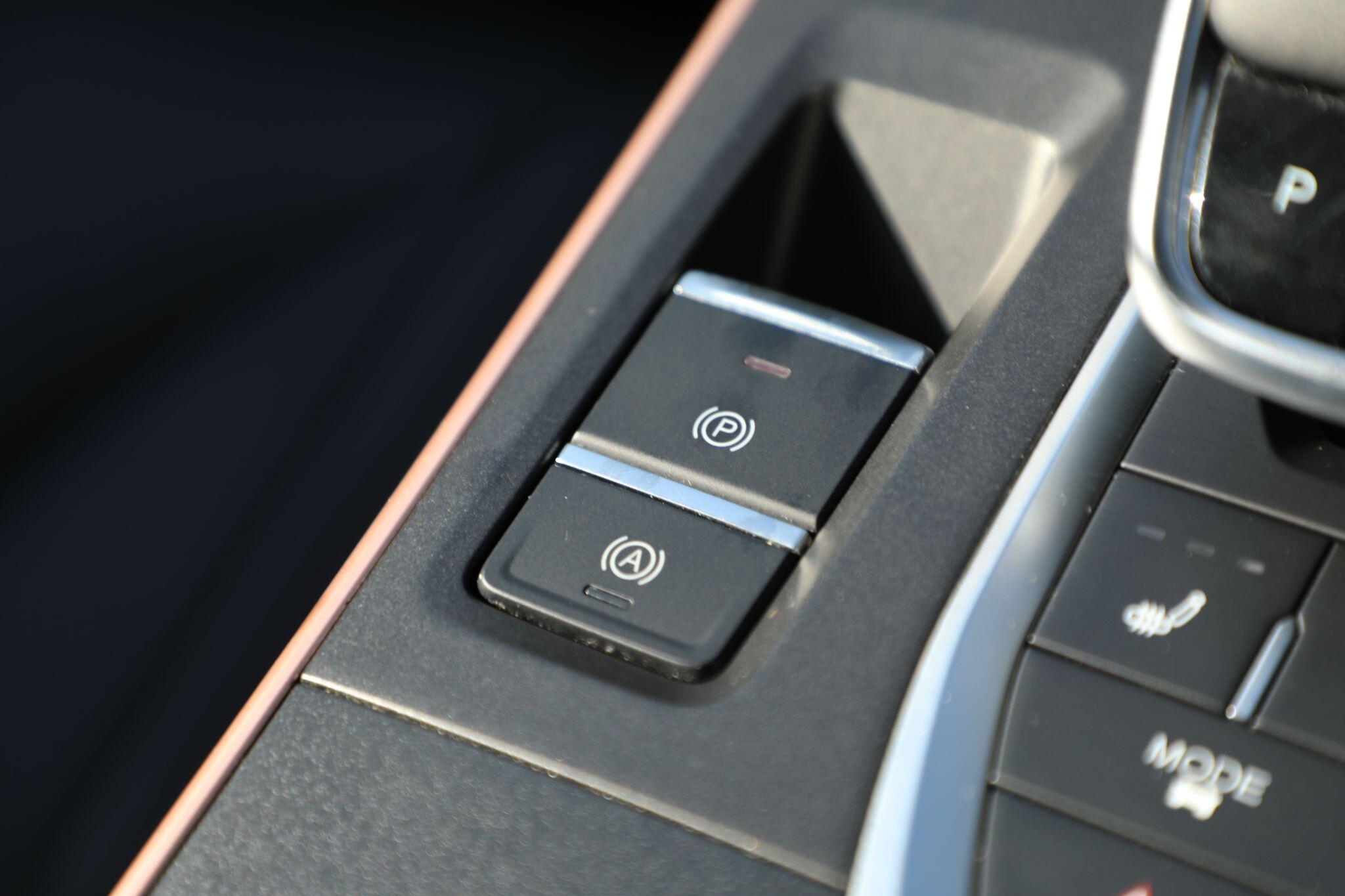 Large vehicle image